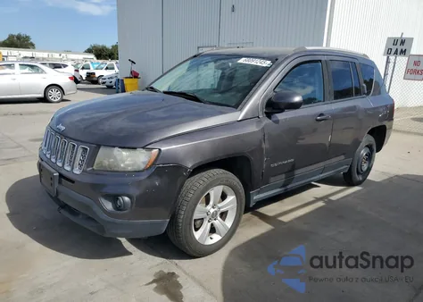 2016 Jeep Compass Latitude z USA, uszkodzony, nr VIN 1C4NJDEB7GD637930